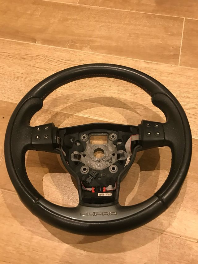 Volante Leon Cupra MK2 2.0 TFSI 240cv