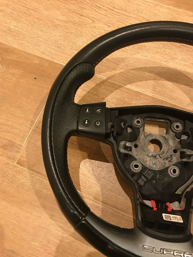 Volante Leon Cupra MK2 2.0 TFSI 240cv