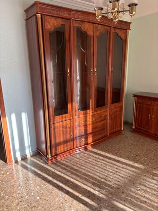 Vitrina de madera y cristal 1,70x 2,10