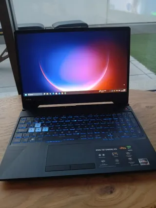 Portátil Asus TUF Gaming A15 con Windows 11 .