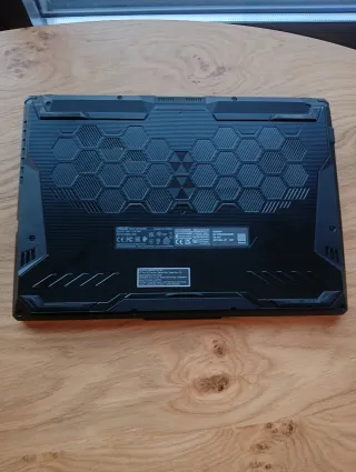 Portátil Asus TUF Gaming A15 con Windows 11 .