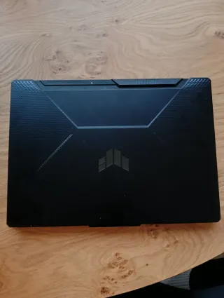 Portátil Asus TUF Gaming A15 con Windows 11 .