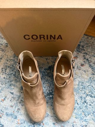 Botines ante destalonados tacón Corina beige
