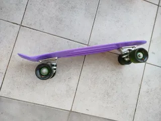 Skate Monopatín Lila Karnage