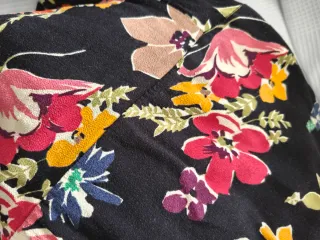 Vestido Zara floral cuello pico manga larga