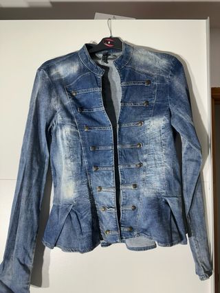 Chaqueta vaquera estilo militar