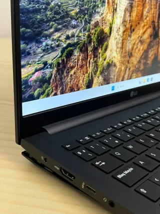 Portátil LG Ultra 16UD70R Ryzen 5 1TB 16 FHD