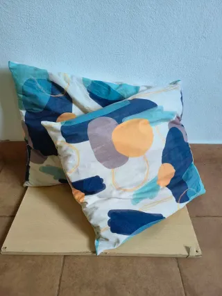 2 Cojines Decorativos Abstractos