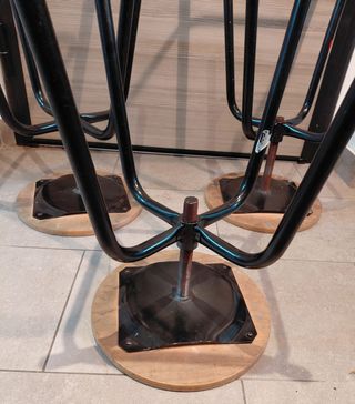 Tris sgabelli vintage regolabili