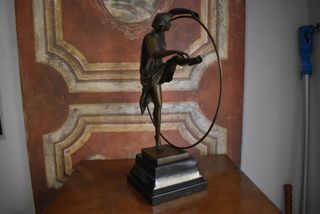 Fantastica figura bronce de la bailarina de Godard