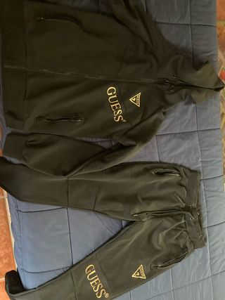 Conjunto Chándal Guess Negro y Dorado
