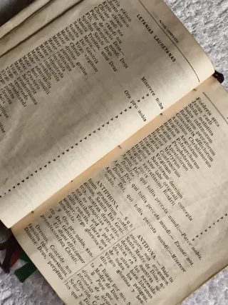 ANTIGUO MISAL PARA FIELES CON SU CAJA. AÑO 1920