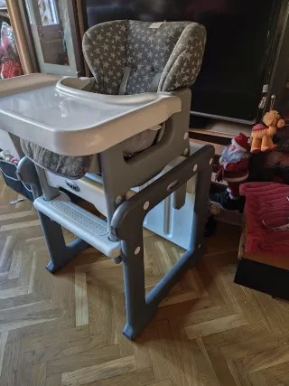 Trona Jané convertible en silla y mesa