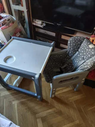 Trona Jané convertible en silla y mesa