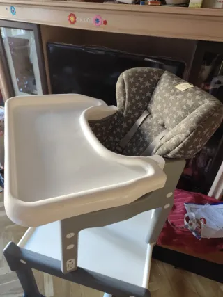 Trona Jané convertible en silla y mesa