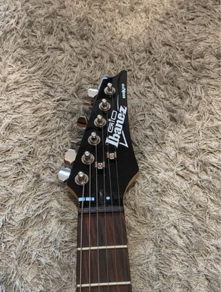 Guitarra Elétrica Ibanez com Amplificador