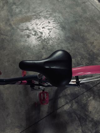 Bicicleta BTWIN rosa y negra