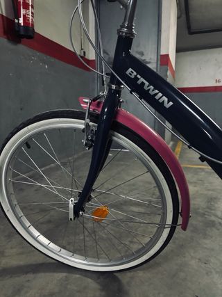 Bicicleta BTWIN rosa y negra