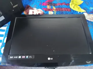 2.  Televisión LG Negra 2