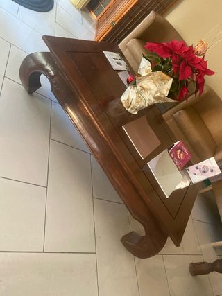 Mesa de centro de madera clásica
