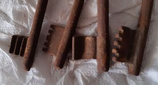 Chiavi vintage antiche (4) per decorazione