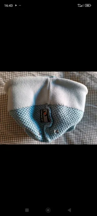 Cappello lana azzurro