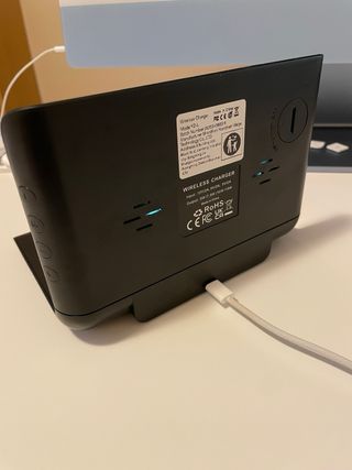 Stazione Ricarica Wireless LED