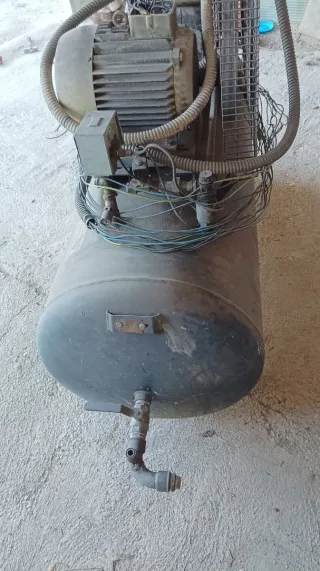 Compresor trifásico