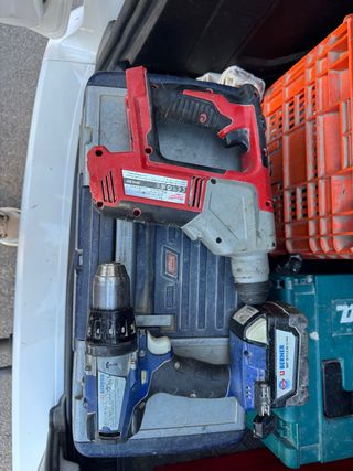 Atornillador Berner y Taladro Percutor Milwaukee