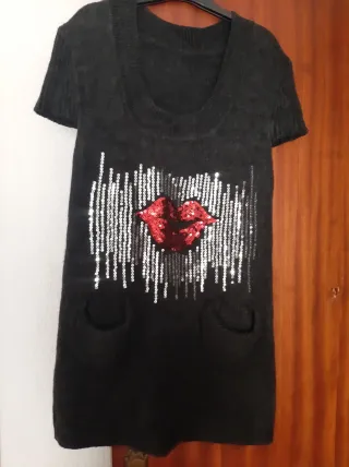 Jersey largo con labios y lentejuelas