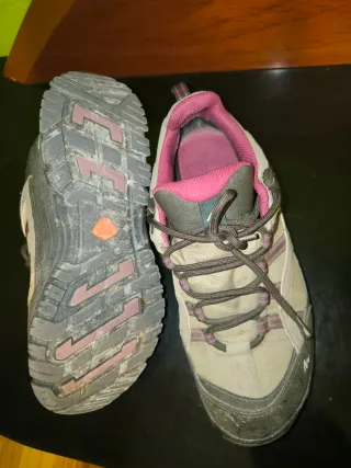 Zapatos de montaña beige mujer