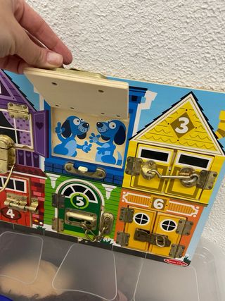 Juego de cerraduras y llaves para niños