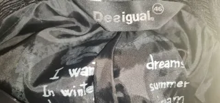 Abrigo Desigual Talla 46.En buen estado.