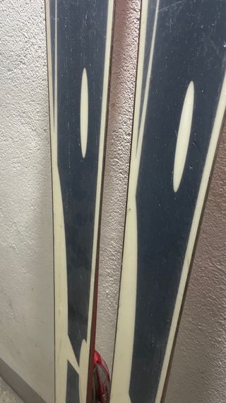 Esquís Dynastar Agyl 170cm+fijaciones Salomón c610