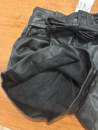 Falda pantalón Zara efecto piel