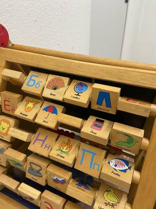 Mesa de juegos para niños