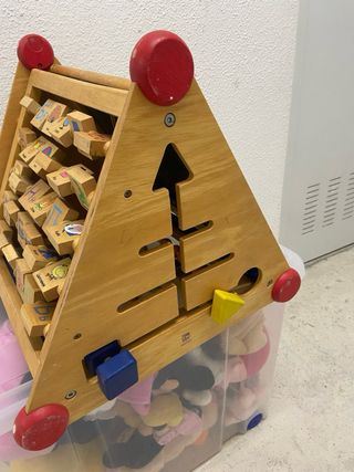 Mesa de juegos para niños