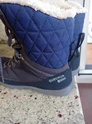Botas de nieve azules con forro blanco