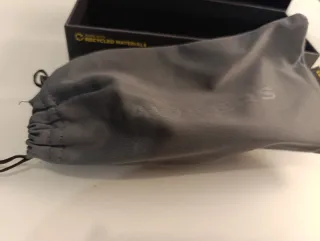 Gafas de sol Hawkers negras y doradas