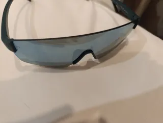 Gafas de sol Hawkers negras y doradas