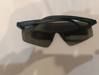 Gafas de sol Hawkers negras y doradas