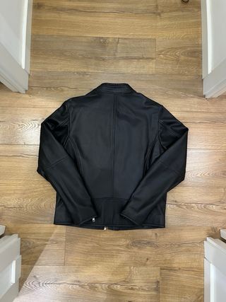 Chaqueta de cuero negra