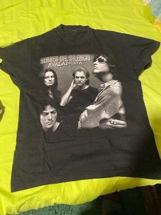 Camiseta Héroes del Silencio Talla M y guns roses