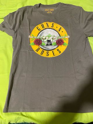Camiseta Héroes del Silencio Talla M y guns roses