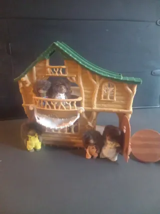 Cabaña Sylvanian Families con figuras y muebles