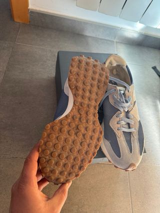 Zapatillas New Balance Beige y Azul