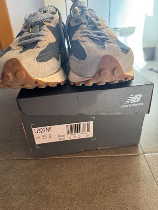 Zapatillas New Balance Beige y Azul