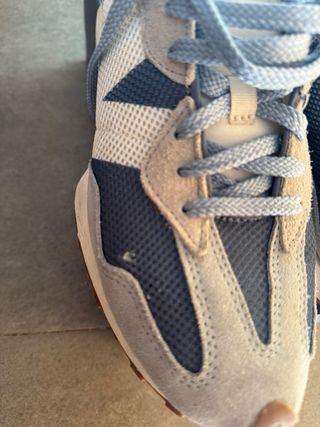 Zapatillas New Balance Beige y Azul