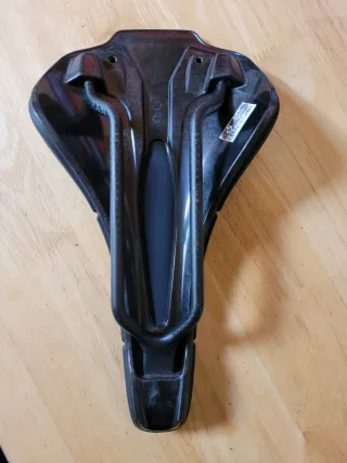 Sillín Prologo Scratch M5 Nack 140 carbon.