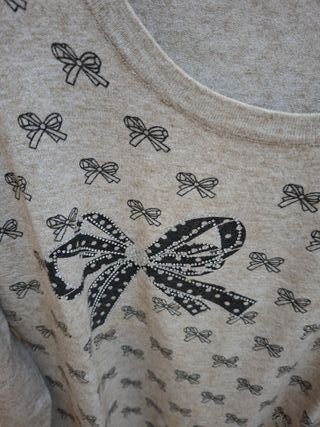 Maglia  beige con fiocchi XXL